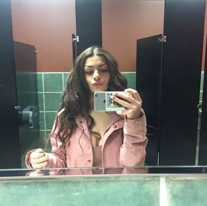 Meet your Posher, Alicia